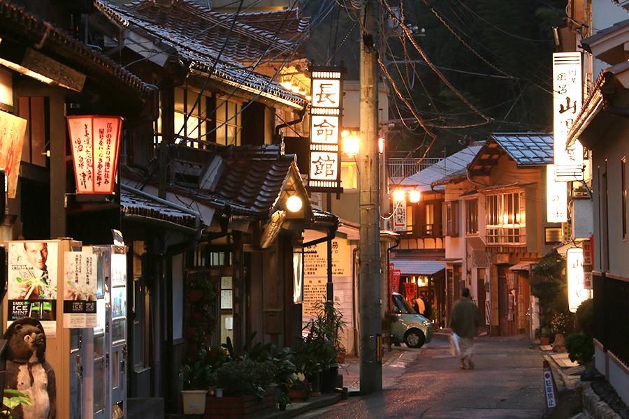 Retro hot-spring lane of Yunotsu Onsen